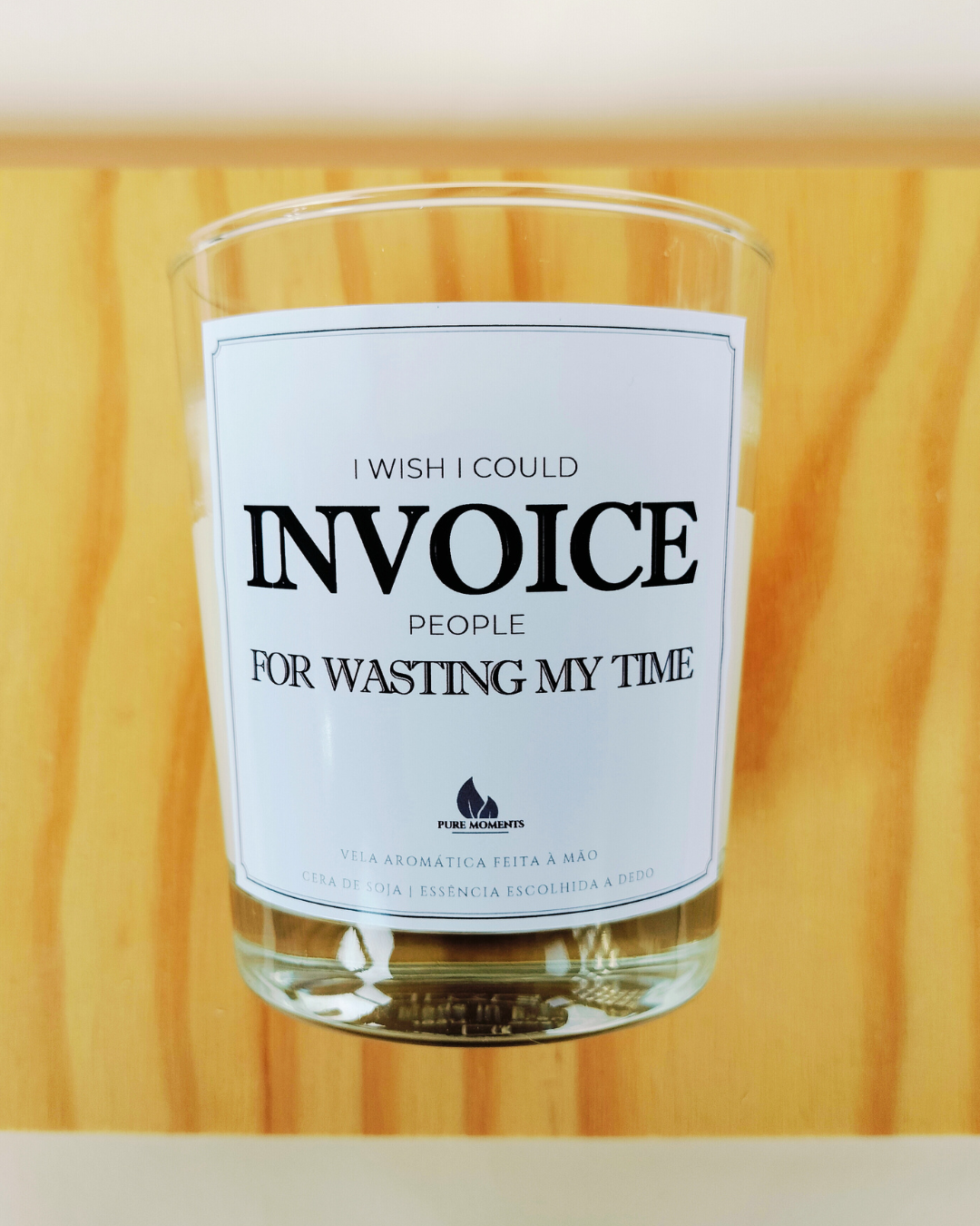 Vela “Invoice people for wasting my time” – Presente hilariante para colegas irritados