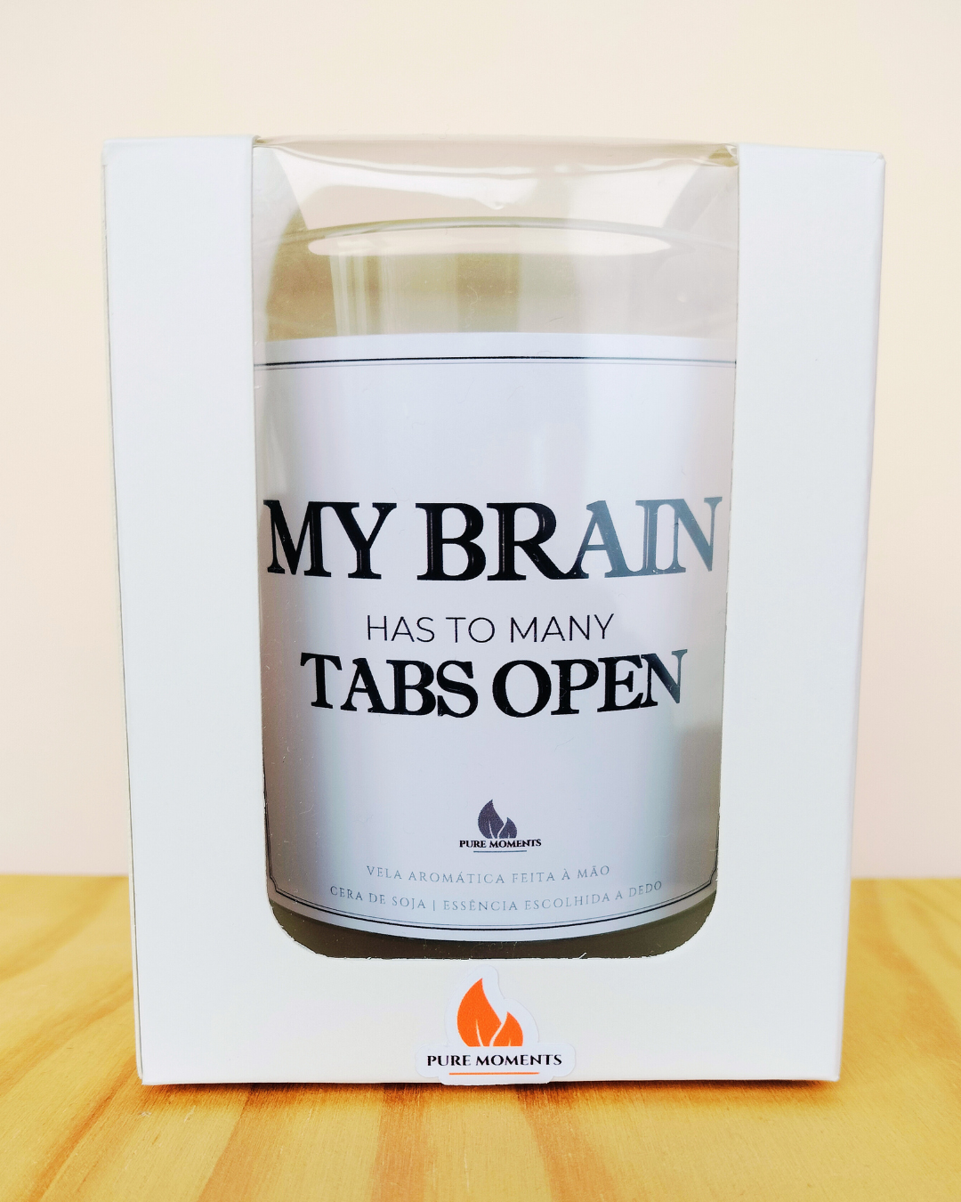 Vela “Too many tabs open” – Presente perfeito para multitaskers cansados