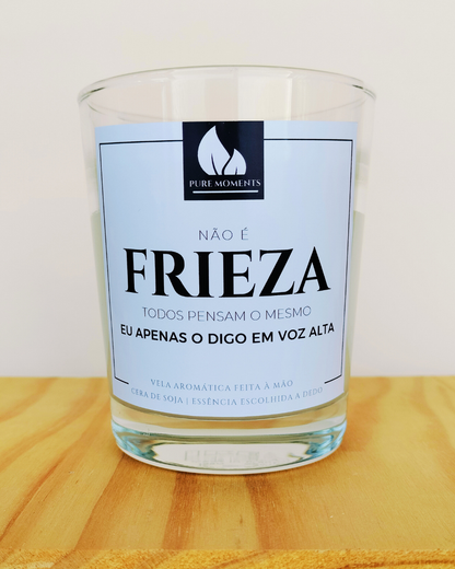 Vela Sarcástica “Não é Frieza" | Presente cheio de Sinceridade