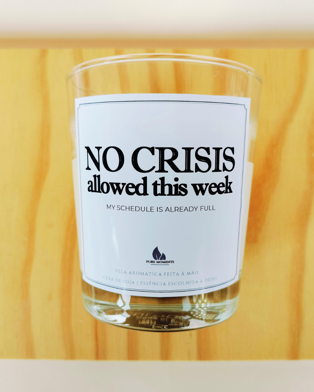 Vela “No crisis allowed this week” – Presente divertido para colegas stressados